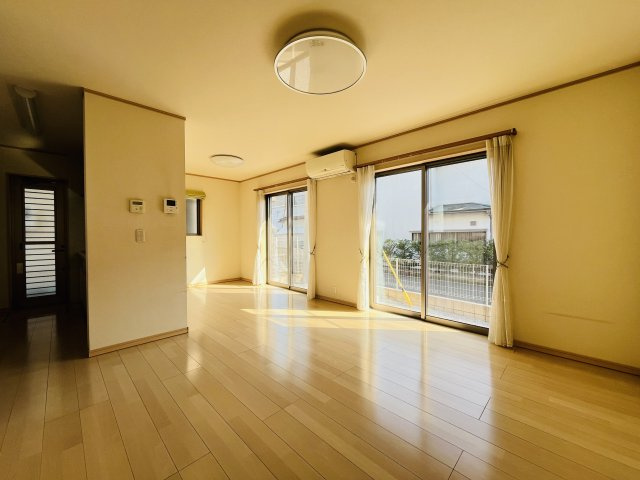 【居間・リビング】 | 熊谷市原島　中古戸建