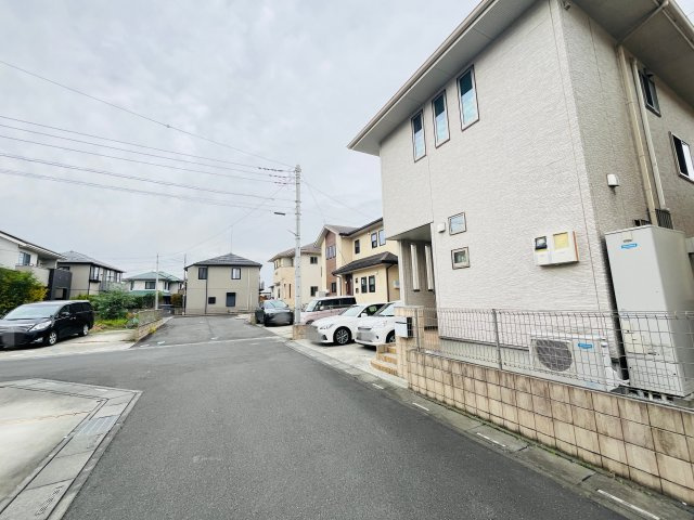 【前面道路含む現地写真】 | 熊谷市原島　中古戸建