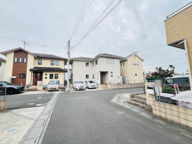 【前面道路含む現地写真】 | 熊谷市原島　中古戸建