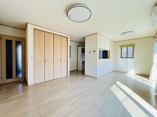 【居間・リビング】 | 熊谷市原島　中古戸建