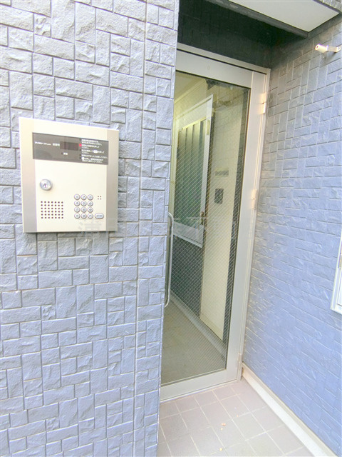 エスポワール羽田壱番館のエントランス