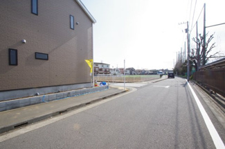 【前面道路含む現地写真】 | 【仲介手数料無料！！】府中市日新町４丁目　新築戸建て（全7棟）4号棟　4890万円