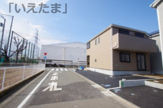 【前面道路含む現地写真】 | 【仲介手数料無料！！】府中市日新町４丁目　新築戸建て（全7棟）4号棟　4890万円 | 奥に見えるのは府中西高校