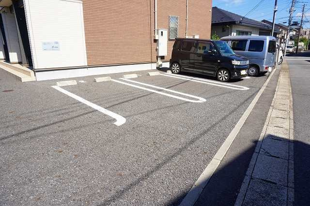 グランツ　ＴＡ・ＴＵ・ＭＩの駐車場|車をお持ちの方に嬉しい駐車場付きの物件です