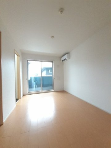 グランツ　ＴＡ・ＴＵ・ＭＩの居間・リビング|こちらの居間で趣味の時間をお楽しみください