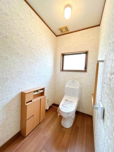 下野市文教　中古戸建のトイレ