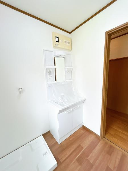 下野市文教　中古戸建の独立洗面台