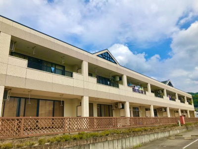 【外観】 | モア・フレーブ | 外観写真（昼）