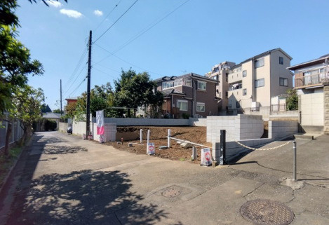 新築/和光市白子3丁目 全3棟 の外観|前面道路含む現地写真です