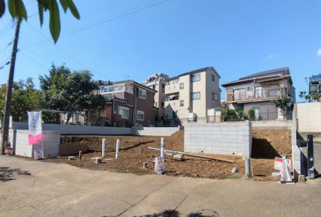 新築/和光市白子3丁目 全3棟 の外観|前面道路含む現地写真です