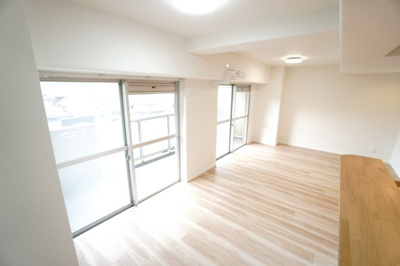 【居間・リビング】 | 【上質リノベ】サーパス沼田 | 室内（2025年11月1日9：00頃）撮影