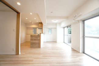 【居間・リビング】 | 【上質リノベ】サーパス沼田 | 室内（2025年11月1日9：00頃）撮影