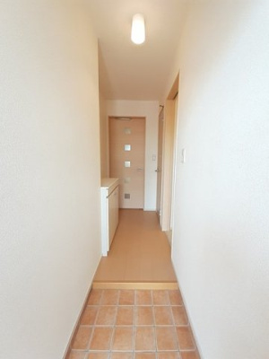 【玄関】 | エルハーベン加茂宮Ｂ | 落ち着いた玄関です