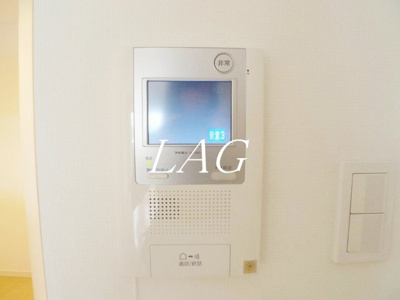 【セキュリティ】 | ソルパシオ亀有 | モニター付きインターホンです。