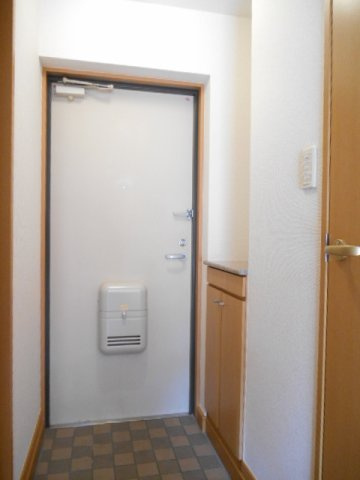 エレガンラルジュⅡの玄関|収納もある玄関です