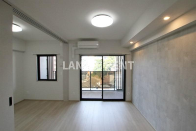 【居間・リビング】 | リファレンス六本松ビル