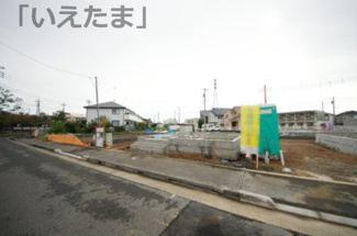 【外観】 | 【仲介手数料無料！！】府中市日新町４丁目　新築戸建て（全7棟）6号棟　4890万円 | 令和７年11月1日撮影　建築中