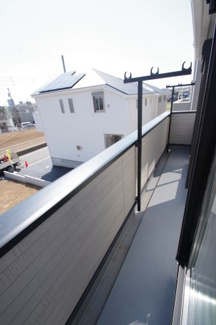 【バルコニー】 | 【仲介手数料無料！！】府中市日新町４丁目　新築戸建て（全7棟）6号棟　4590万円