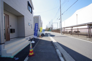 【前面道路含む現地写真】 | 【仲介手数料無料！！】府中市日新町４丁目　新築戸建て（全7棟）6号棟　4590万円