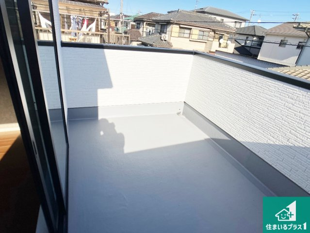 姫路市飾磨区今在家　第1期　新築一戸建てのバルコニー|ワイドバルコニーは洗濯物を干すスペースが広いのでご家族が多くても安心！