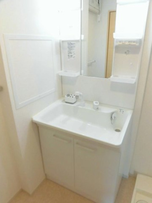 【洗面所】 | カルムメゾン | 明るい洗面所です