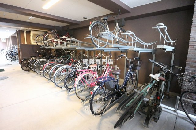 【その他共用部分】 | M's COMFORT ESAKA | 自転車通勤にも便利な駐輪場付き♪
