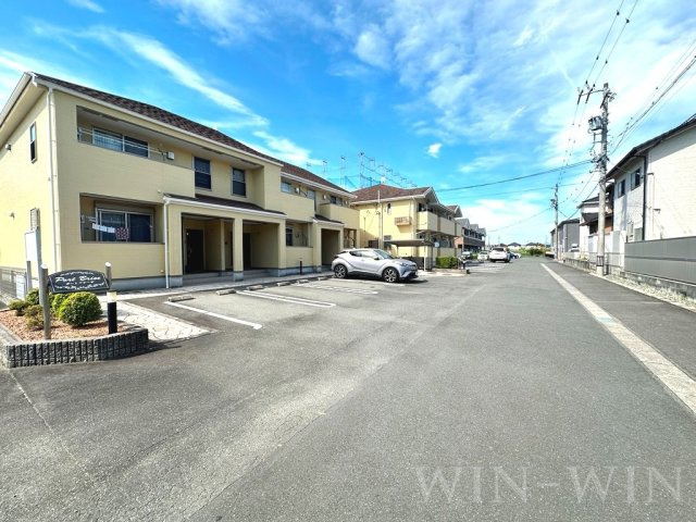 ポート ブリーゼの駐車場