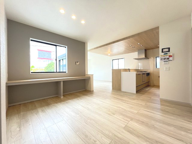 【居間・リビング】 | 福岡市南区鶴田3丁目4期　1号棟（全1棟）【仲介手数料無料・0円】 | 現地写真。