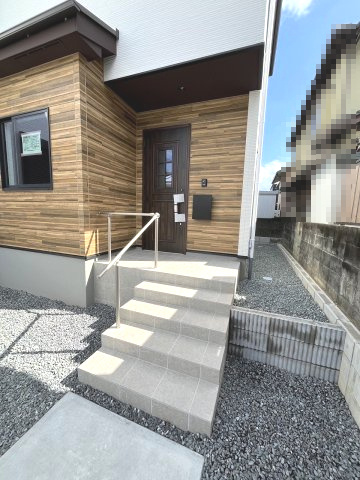 【玄関】 | 福岡市南区鶴田3丁目4期　1号棟（全1棟）【仲介手数料無料・0円】 | 現地写真。