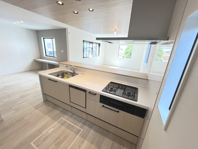【キッチン】 | 福岡市南区鶴田3丁目4期　1号棟（全1棟）【仲介手数料無料・0円】 | 現地写真。