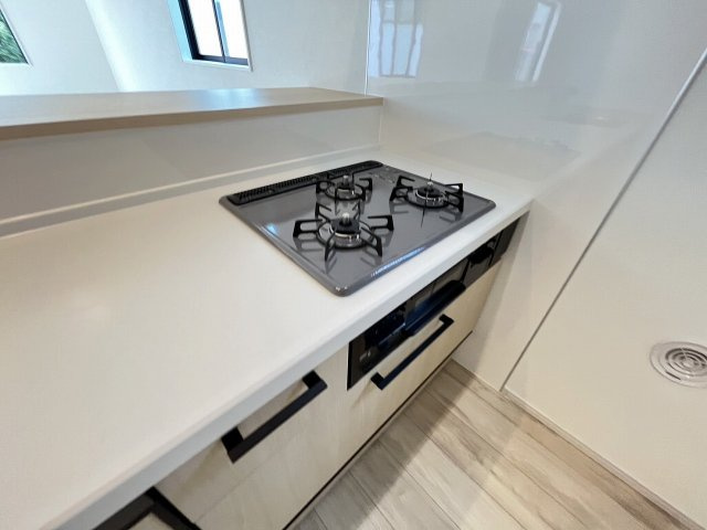 【キッチン】 | 福岡市南区鶴田3丁目4期　1号棟（全1棟）【仲介手数料無料・0円】 | 現地写真。