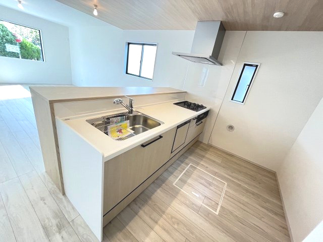 【キッチン】 | 福岡市南区鶴田3丁目4期　1号棟（全1棟）【仲介手数料無料・0円】 | 現地写真。