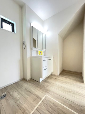 【洗面所】 | 福岡市南区鶴田3丁目4期　1号棟（全1棟）【仲介手数料無料・0円】 | 現地写真。