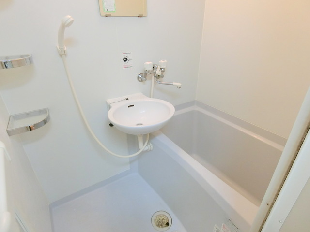 ｌｏｇｅｍｅｎｔ　ｔｏｕ　ｔｏｕ(ロジュマントゥトゥ)の洗面所|☆バスルームに洗面台☆