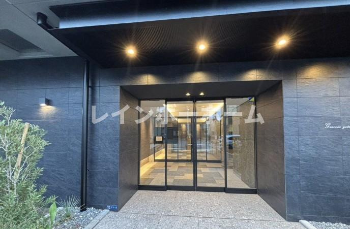 ジェノヴィア四ツ木のエントランス