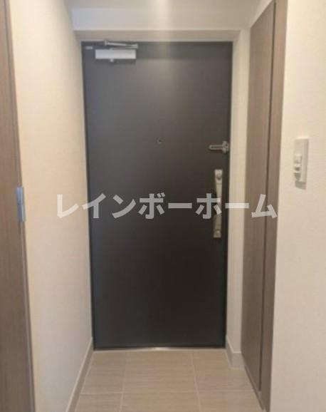 ジェノヴィア四ツ木の玄関