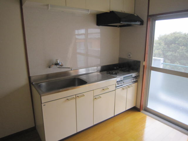 三鷹市下連雀８丁目の賃貸マンションのキッチン