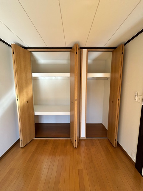 三鷹市下連雀８丁目の賃貸マンションの収納