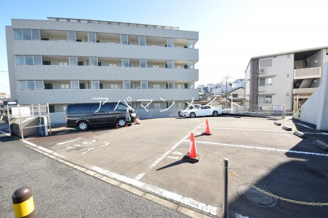 【駐車場】 | GLOIREMANSION | 駐車スペースです