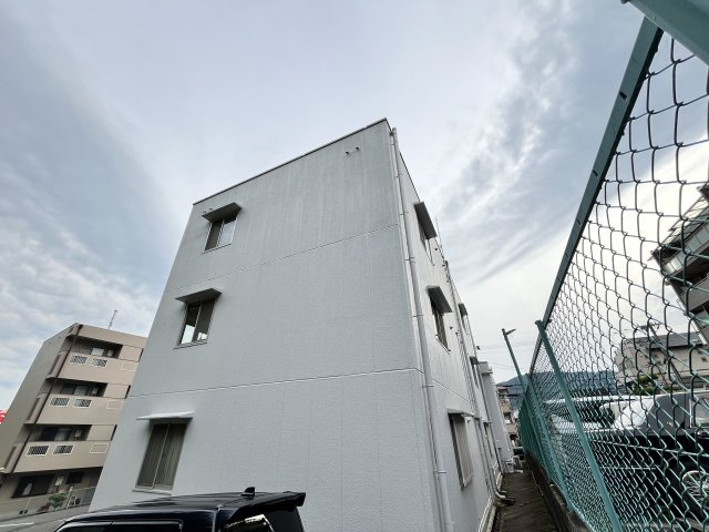 ハイライフ東生駒の外観