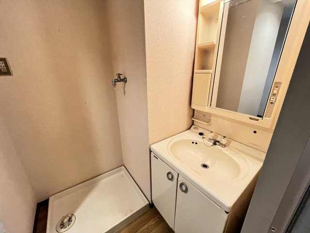 ハイライフ東生駒の独立洗面台