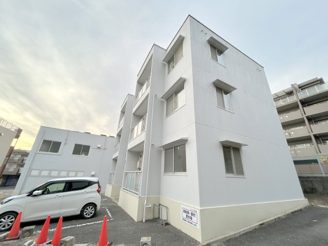 ハイライフ東生駒の外観