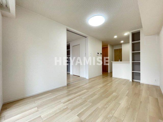 エバーグリーンⅡB棟の玄関|※類似物件の同間取りのお部屋の参考画像です※