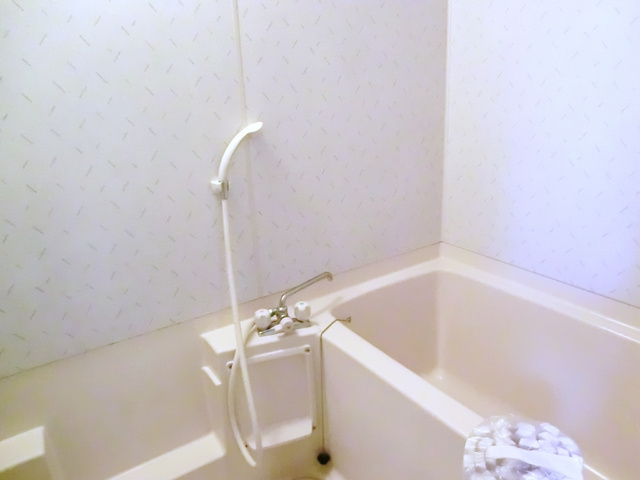 コーポ皆川の浴室|清潔感のあるバスルームです。