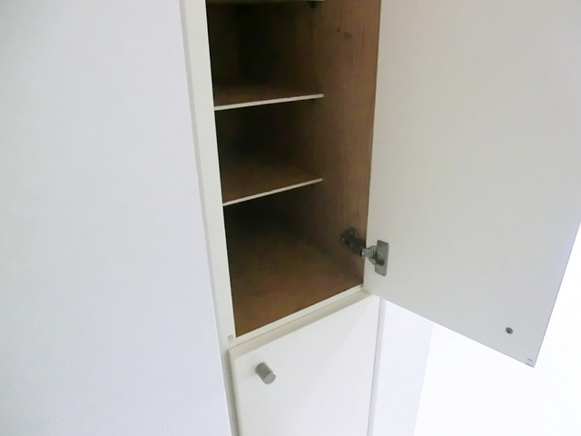 コーポ皆川の玄関|便利なシューズボックス付。