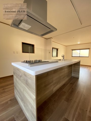 大阪市鶴見区緑3丁目のキッチン