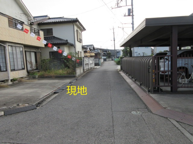 中古戸建　熊谷市久下2158-3（期間限定現況販売）の前面道路含む現地写真