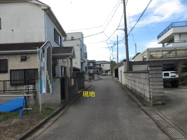 中古戸建　熊谷市久下2158-3（期間限定現況販売）の前面道路含む現地写真