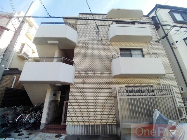 ファミネス芦屋の外観