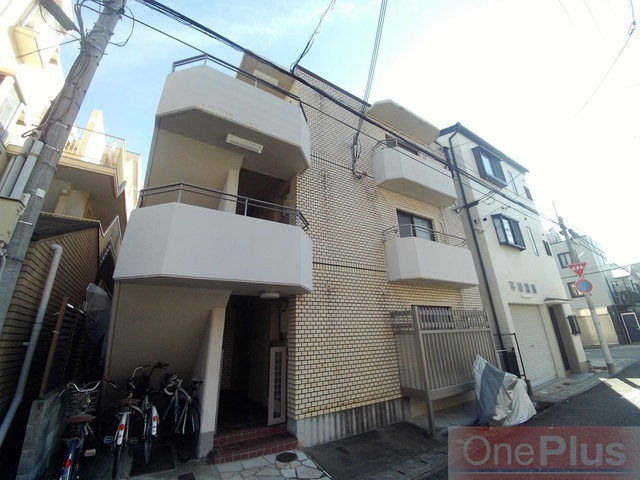 ファミネス芦屋のエントランス